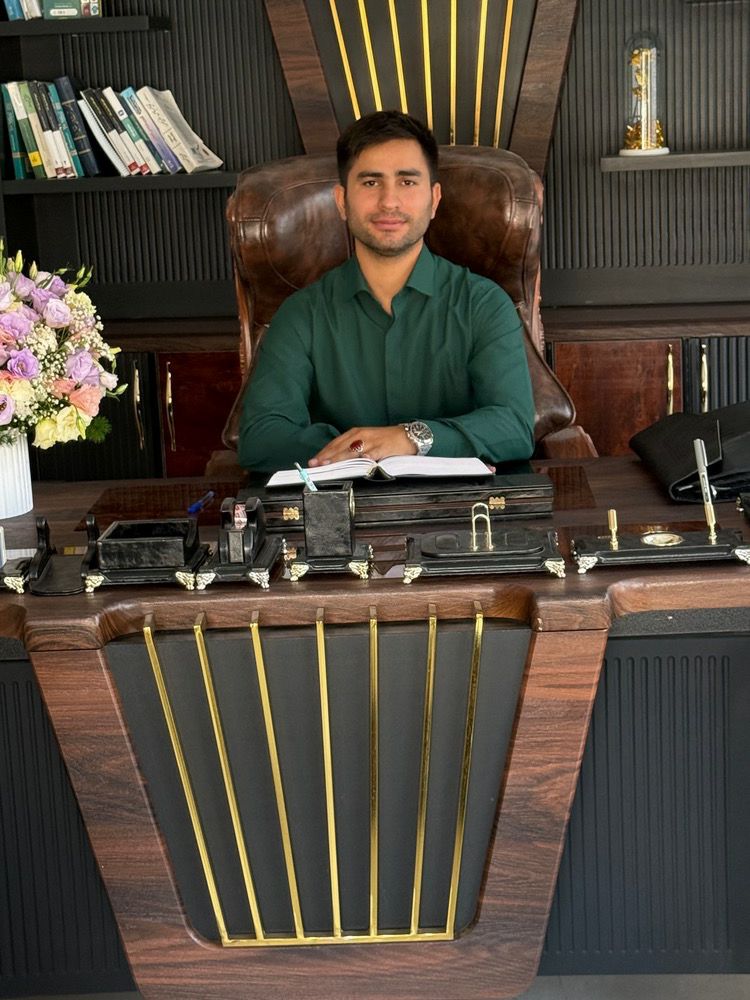 امیرمحمد حضرتی - وکیل پایه یک دادگستری